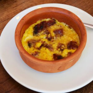 Güveçte sucuklu yumurta ( Tek)