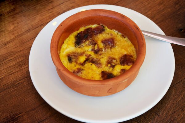 Güveçte sucuklu yumurta ( Tek)