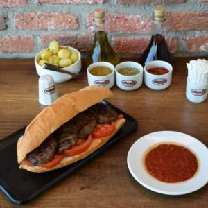 Üç Çeyrek Ekmek Köfte